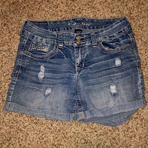 Double button Jean shorts